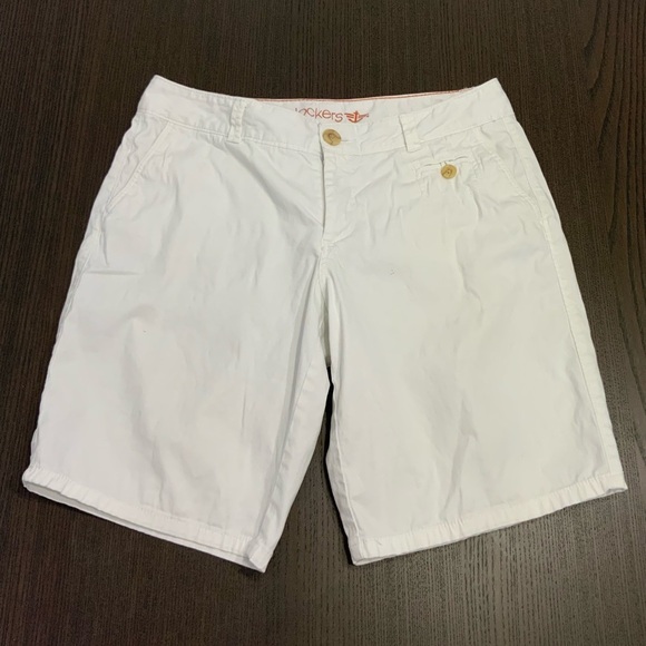 DOCKERS Womens Size 8 p. White Cotton Blend Flat Front Bermuda Midi Shorts - Picture 1 of 4